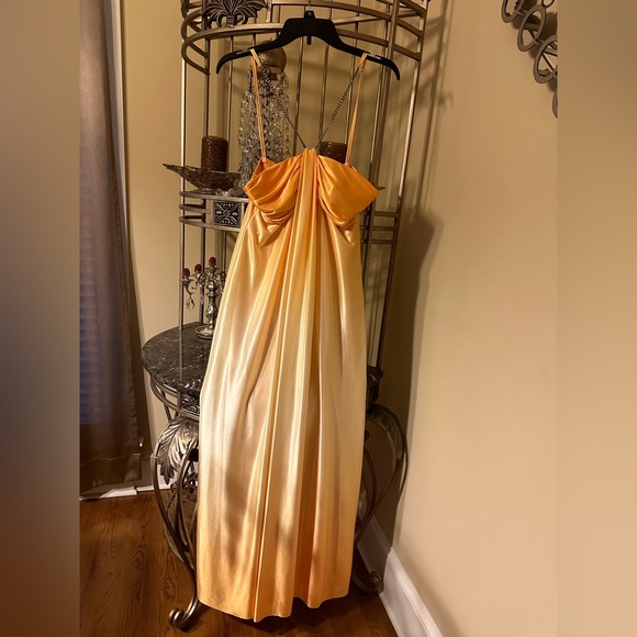 Beautiful Yellow Evening/Prom Dress - Picture 1 of 2